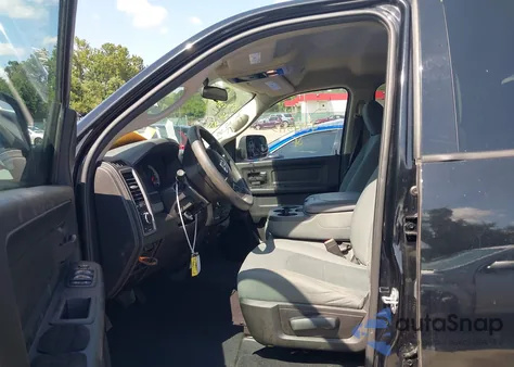 2019 Ram 1500 Classic Tradesman 4X4 6'4 Box из США, поврежденный, VIN 1C6RR7FT3KS744066